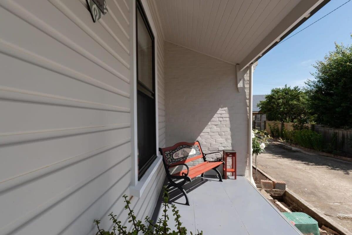 Cosy Accommodation Moments From The Centre Of Town With Wifi Launceston Exterior foto
